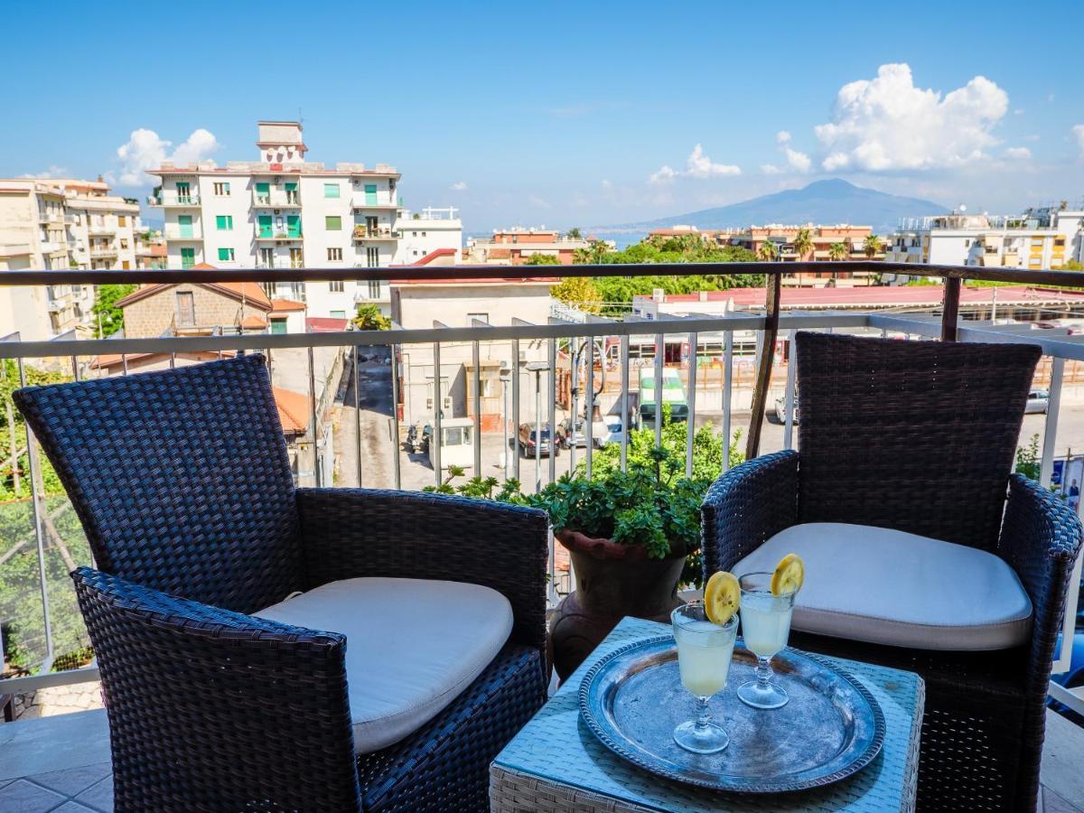 Aranci Apt 67 - Sorrento Centre And Vesuvius View Exterior foto